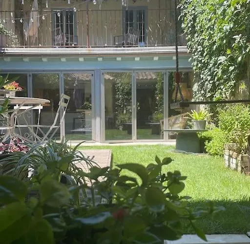 Дом отдыха Maison De Au Centre Historique D'uzes Юзес