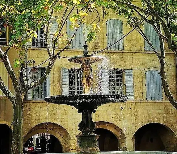 Maison De Au Centre Historique D'uzes