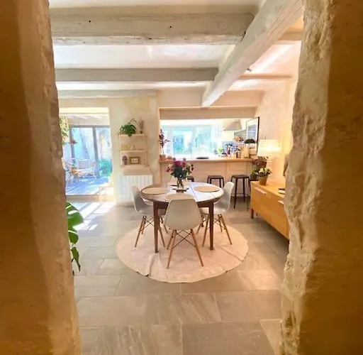 Maison De Au Centre Historique D'uzes Юзес